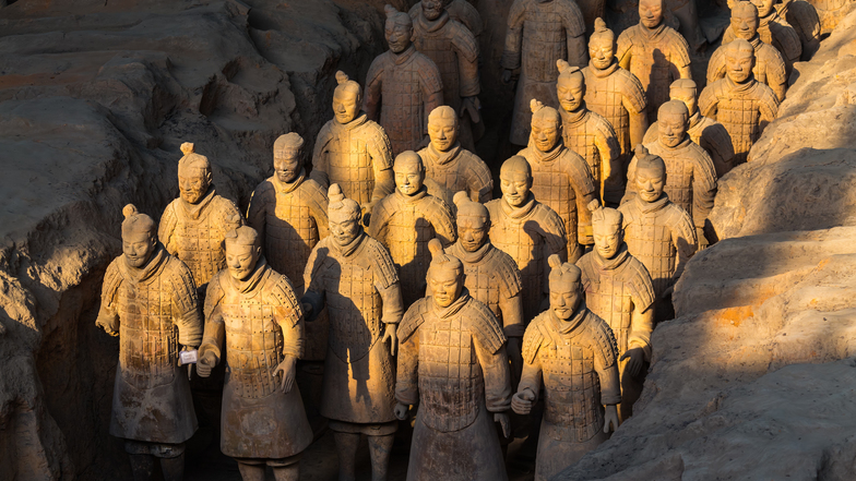xt_to_the_Qin_Shi_Huang_s_tomb_in_210-209_BC._March_24__2014_in_Xian_of_Shaanxi_Province__China..jpg